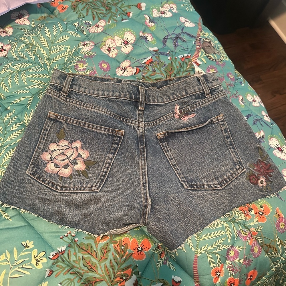 Reformation Charlie High Rise Jean Short in Fauna Embroidery NWT - Picture 4 of 6